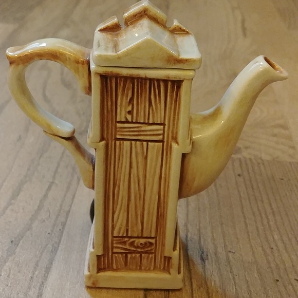 Cardew Design Small Decorative Teapot Grandfather Clock With Cat & Mouse - Picture 5 of 10